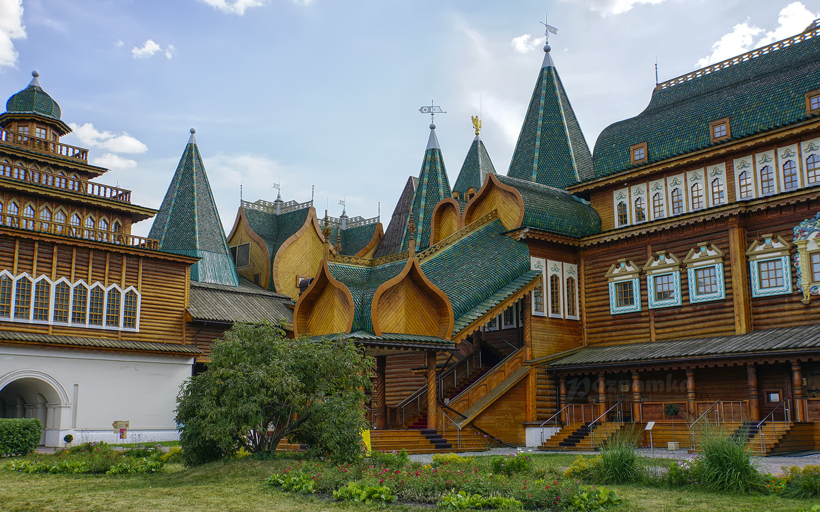 Алексея михайловича в коломенском. Парк Коломенское дворец царя Алексея Михайловича. Резиденция Алексея Михайловича в Коломенском. Царская резиденция Коломенское. Теремной дворец Алексея Михайловича в Коломенском.