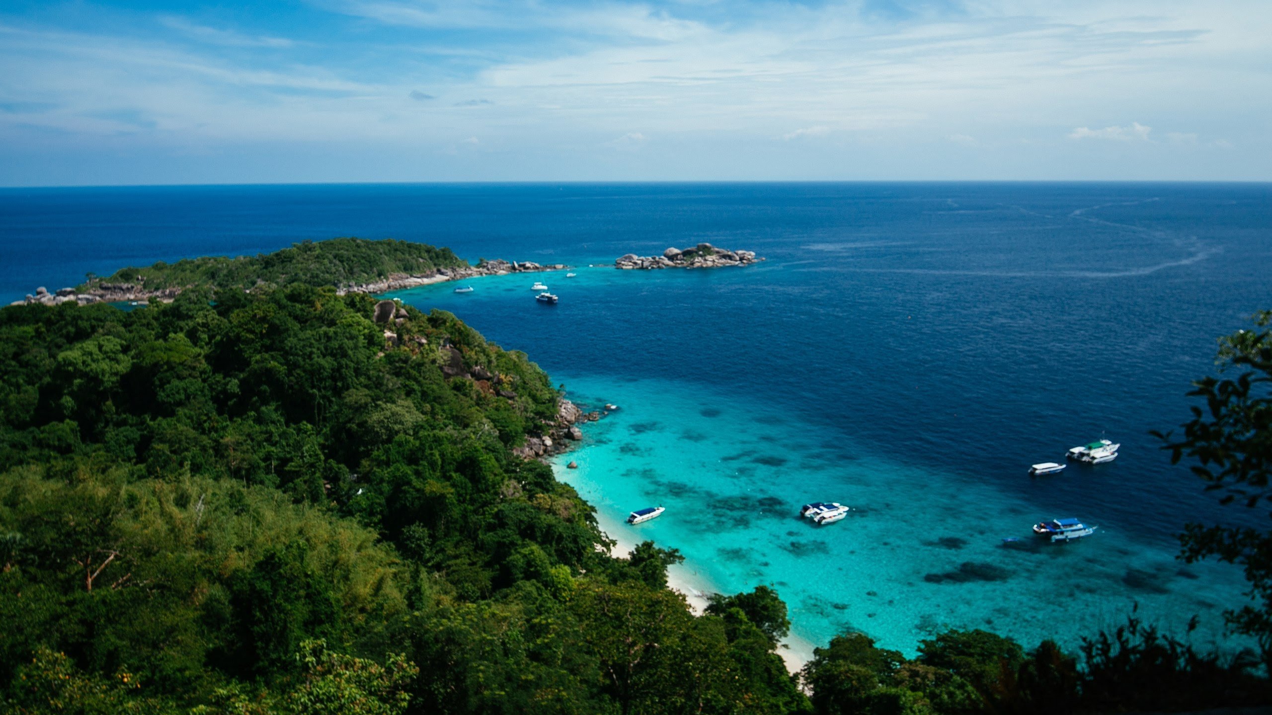 Island сайт. Симиланские острова Таиланд. Остров Тачай в Тайланде. Остров Тачай Симиланские острова. Остров Тачай Пхукет.