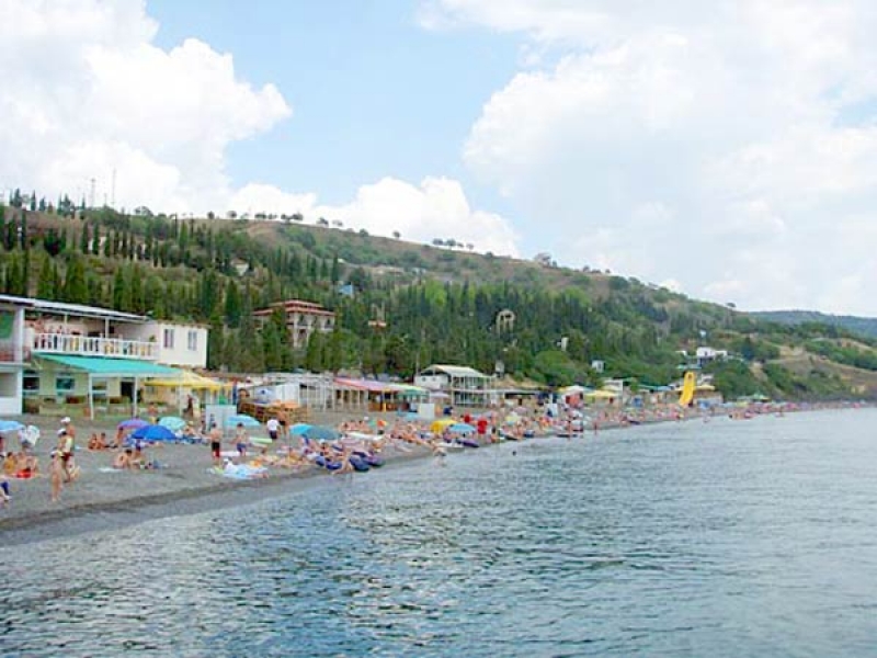 Отдыха солнечногорском. Крым Алушта Солнечногорское. Алушта Солнечногорское пляж. Поселок Солнечногорск Крым. Пляж Солнечногорск Алушта.