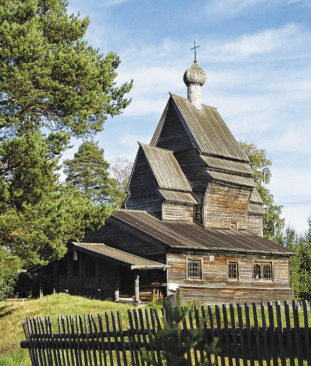 Фото старой церкви. Староверческие деревянные храмы России. Старообрядческая Церковь Карелия. Русь Старообрядческий скит. Древняя деревянная Церковь Переяславская.