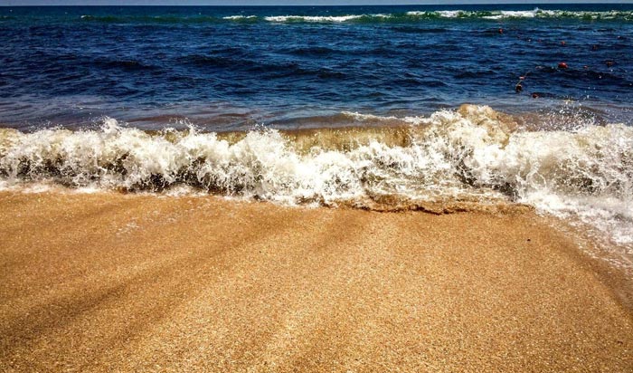 Ласковое море у пляжа "Жемчужный"