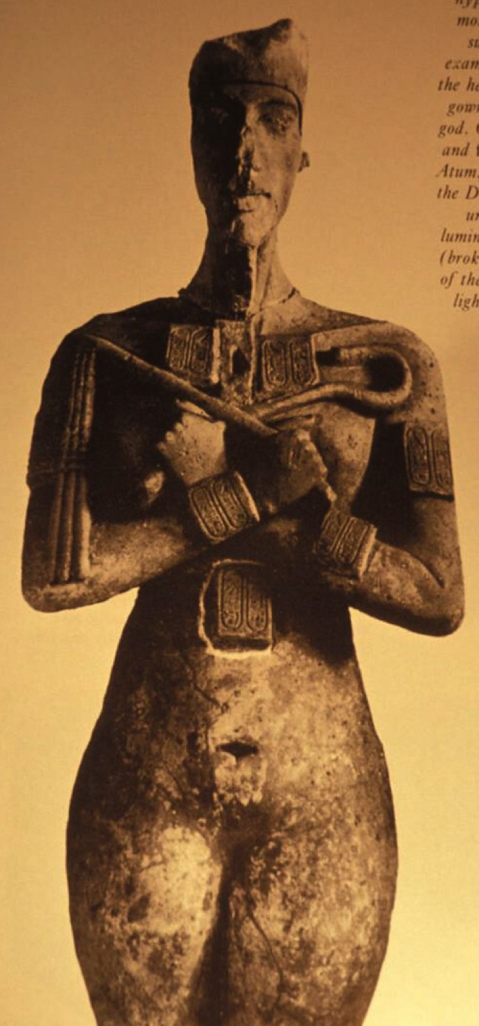 Скульптура Эхнатона - папы Тутанхамона. 