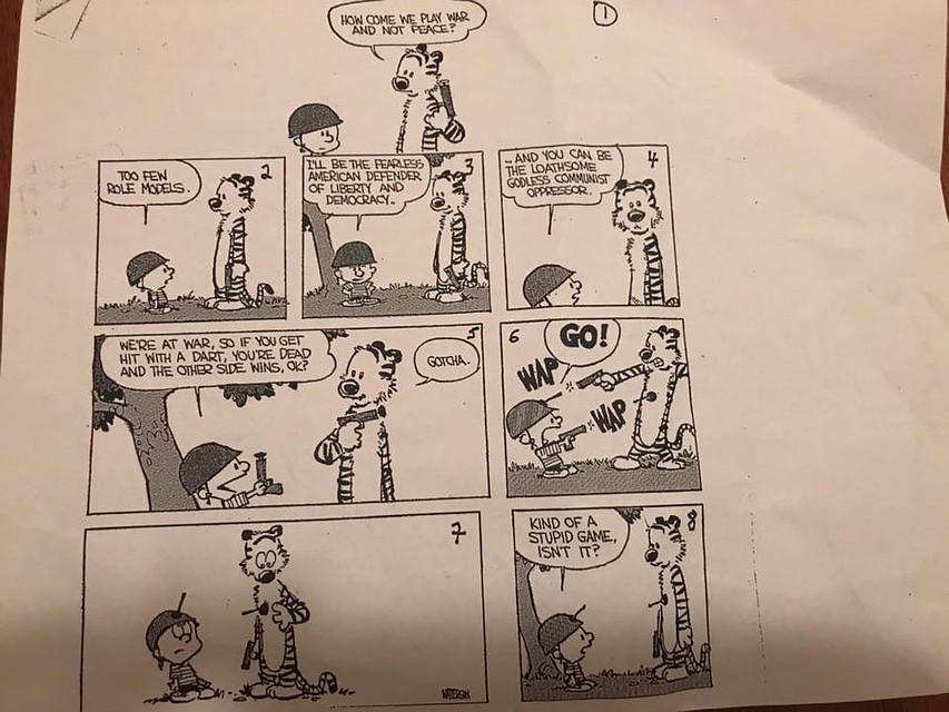 На уроках литературы в 10 классе американской школы Лиза проходит комиксы. А что, национальная литература. 