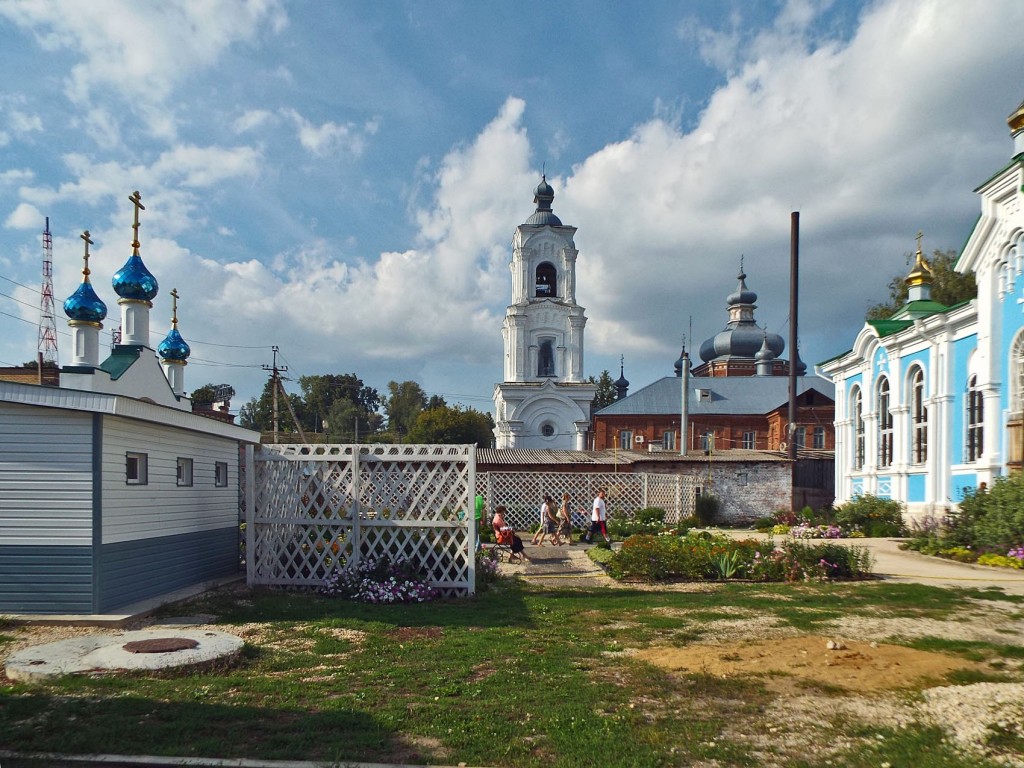 Кадом рязанская область. Кадомский милостиво-Богородицкий монастырь. Кадомский монастырь Рязанская область. Кадомский милостиво-Богородицкий женский монастырь сайт. Монастырь в Кадоме Рязанской.