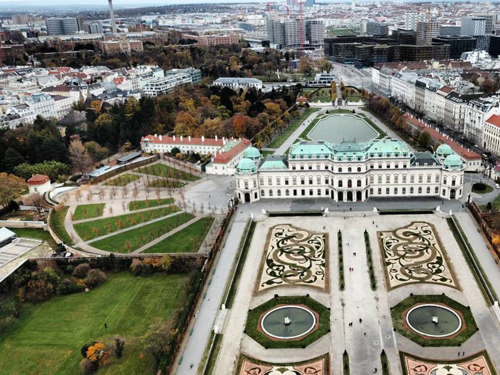 Венская новосибирск. Дворец Бельведер в Вене. Верхний Бельведер Вена. Бельведерский дворец в Вене. Галерея Бельведер Вена.