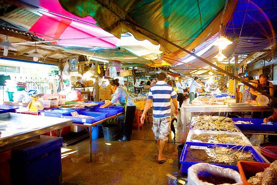 Проголосовать в паттайе. Паттайя рынок морепродуктов. Рыбный рынок Наклуа. Рыбный рынок Паттайя. Naklua Fish Market Pattaya.
