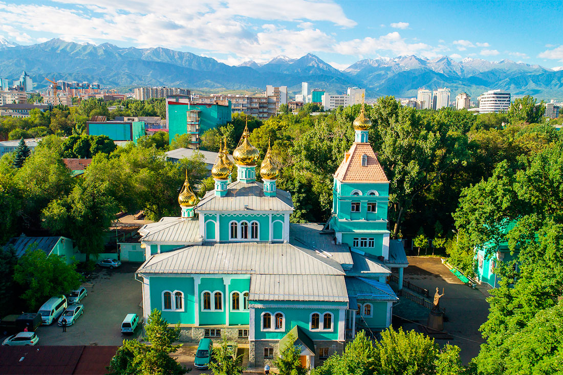 Точное алматы. Свято-Никольский собор (Алма-Ата). Свято-Никольский собор Алматы. Никольский собор город Алматы. Никольская Церковь Алматы.