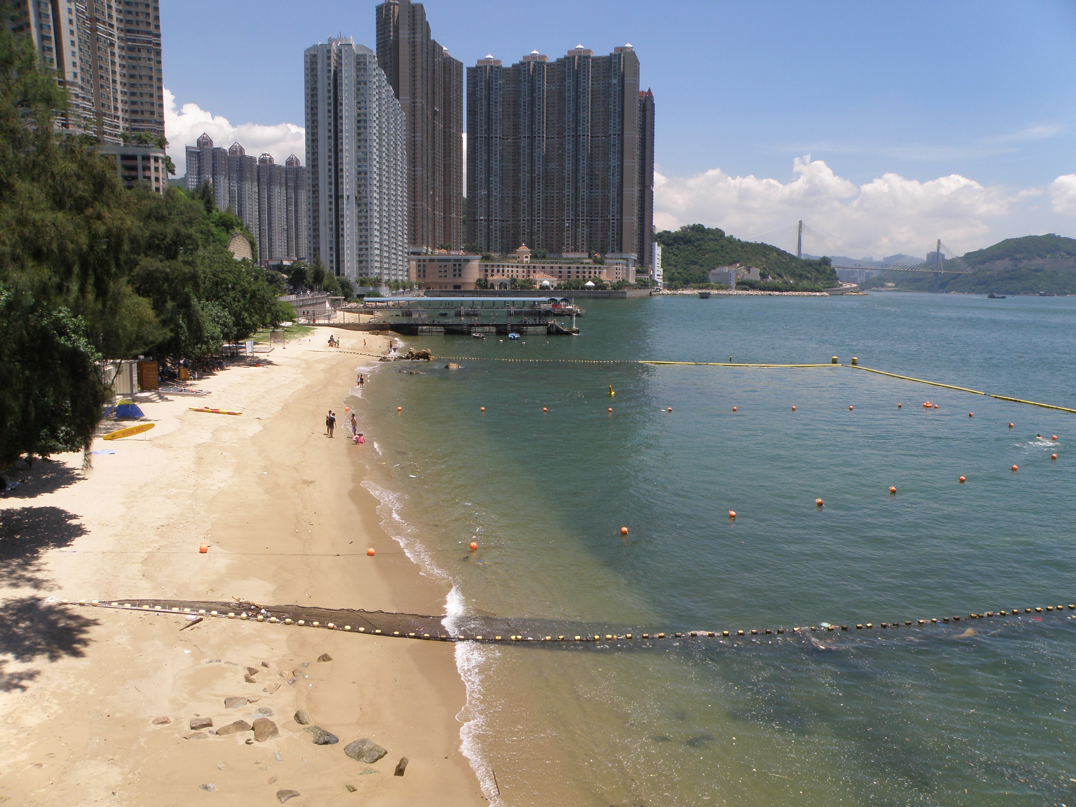 Города китая с морем. Южно китайское море Гонконг. Южно китайское море Хайнань. Гонконг Южно китайское море пляж. Гуанчжоу пляжи.