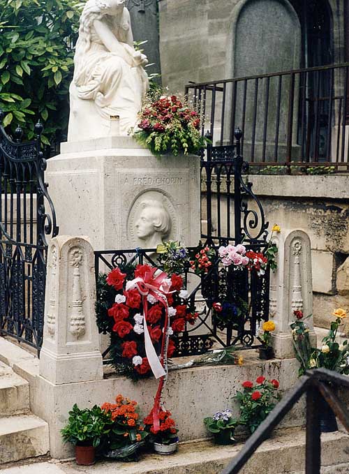 Похороненный шопен. Кладбище пер Лашез могила Шопена. Фредерик Шопен могила.