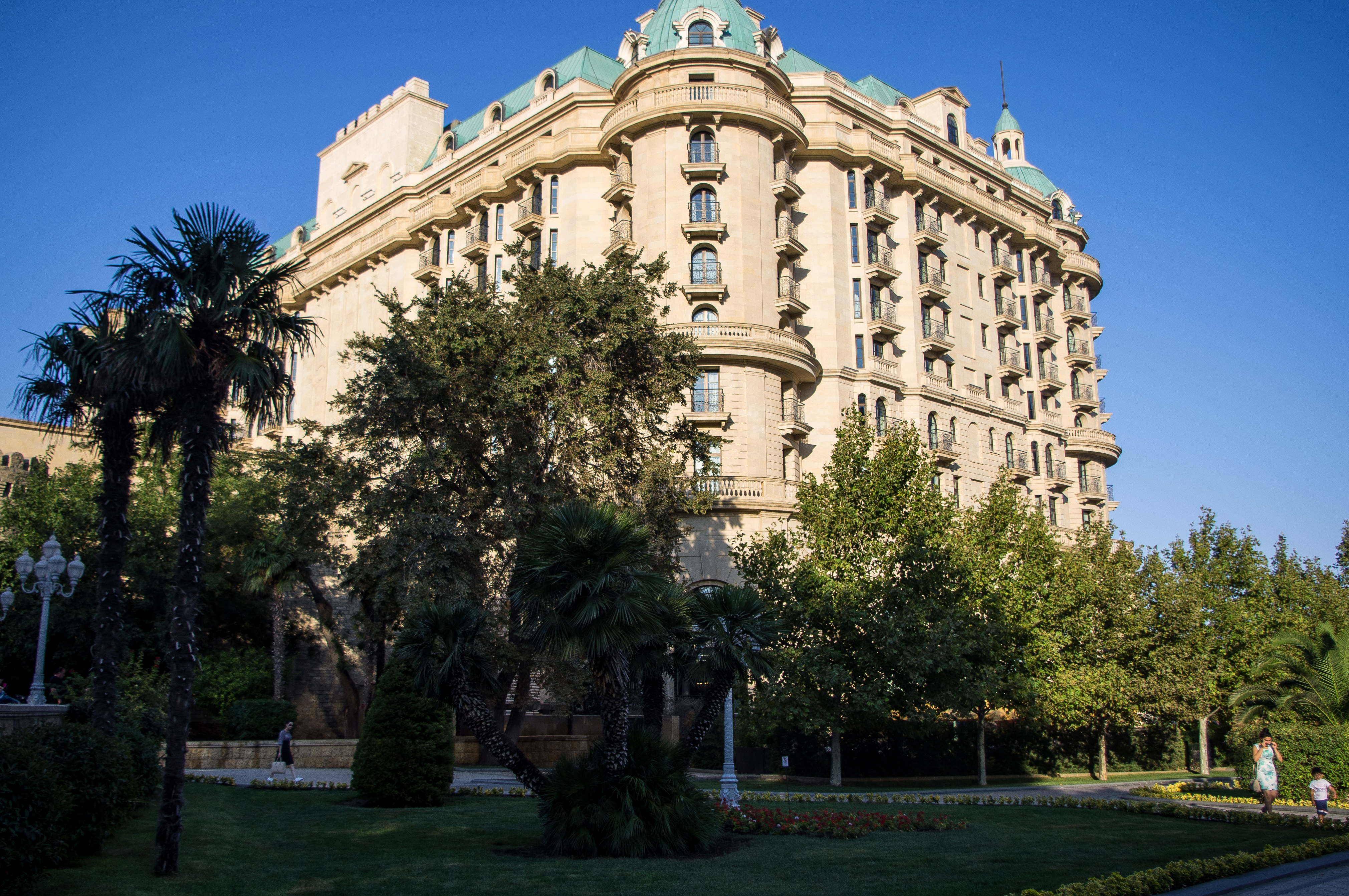 Hotel baku. Гостиница Карабах Баку. Азейбарджан Баку отель. Азербайджан, Баку гостиница Советская. Гостиница Баку Советский Союз.