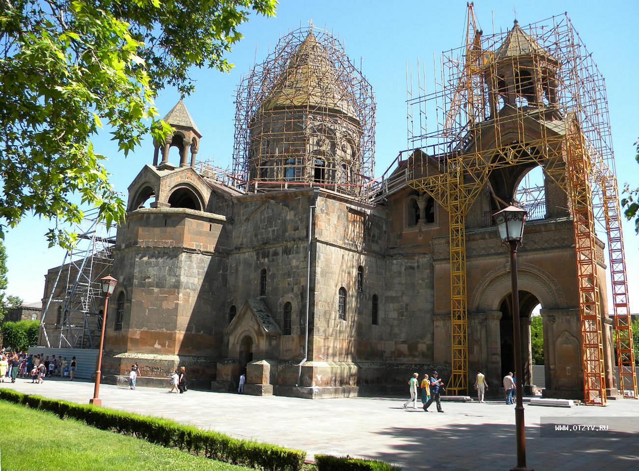 Эчмиадзинский монастырь Армения. Эчмиадзинский монастырь Вагаршапат.