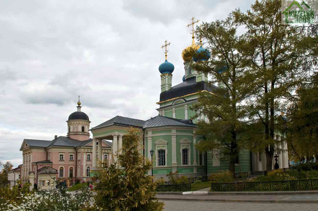 Оптина пустынь сайт. Свято-Введенская Оптина пустынь мужской монастырь. Введенский ставропигиальный мужской монастырь Оптина пустынь. Монастырь Оптина пустынь города Козельска. Свято-Введенская Оптина пустынь г. Козельск.