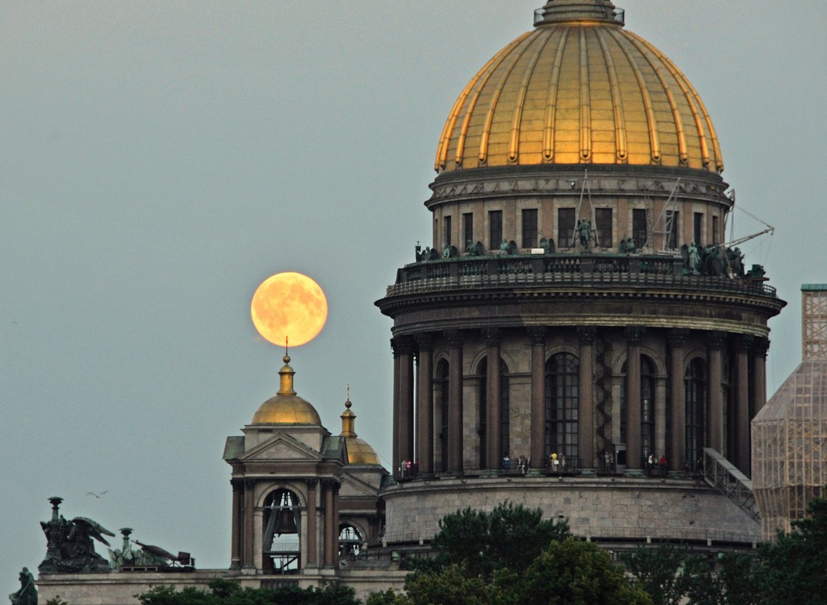 Купол исаакиевского собора. Купол Исаакиевского собора в Санкт-Петербурге. Исакиевский собор купол. Купол храма Исаакиевский собор. Купол Исаакиевского собора в Петербурге.