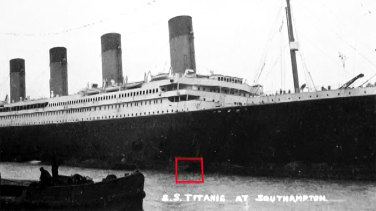 Titanic fire dragon. Титаник отплытие 1912. Титаник на дне 1912. Борт Титаника. Настоящий Титаник.