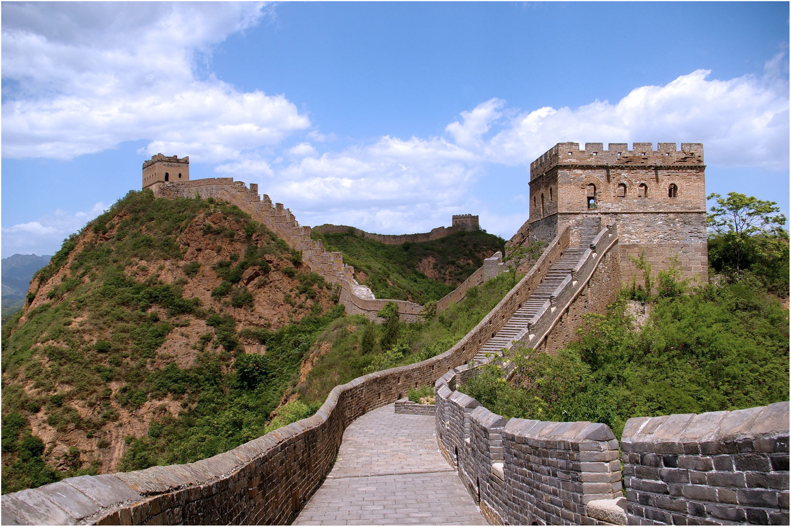 Каждая башня Великой Китайской стены должна была видеть другую башню.