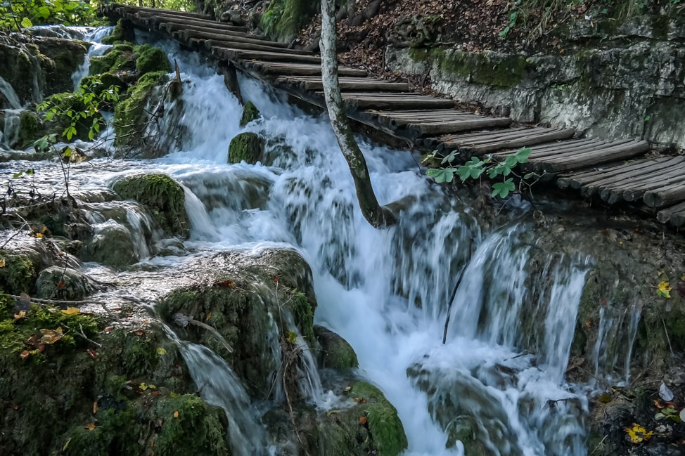 Visiting Plitvice Lakes: A wooden walkway through the park