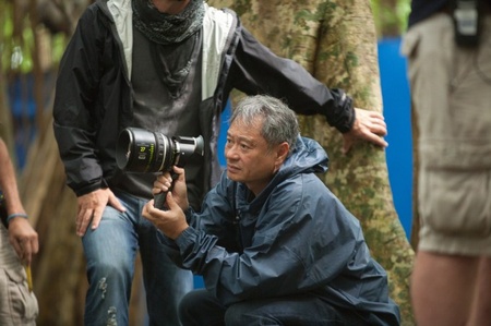 Энг Ли на съемочной площадке фильма "Жизнь Пи"