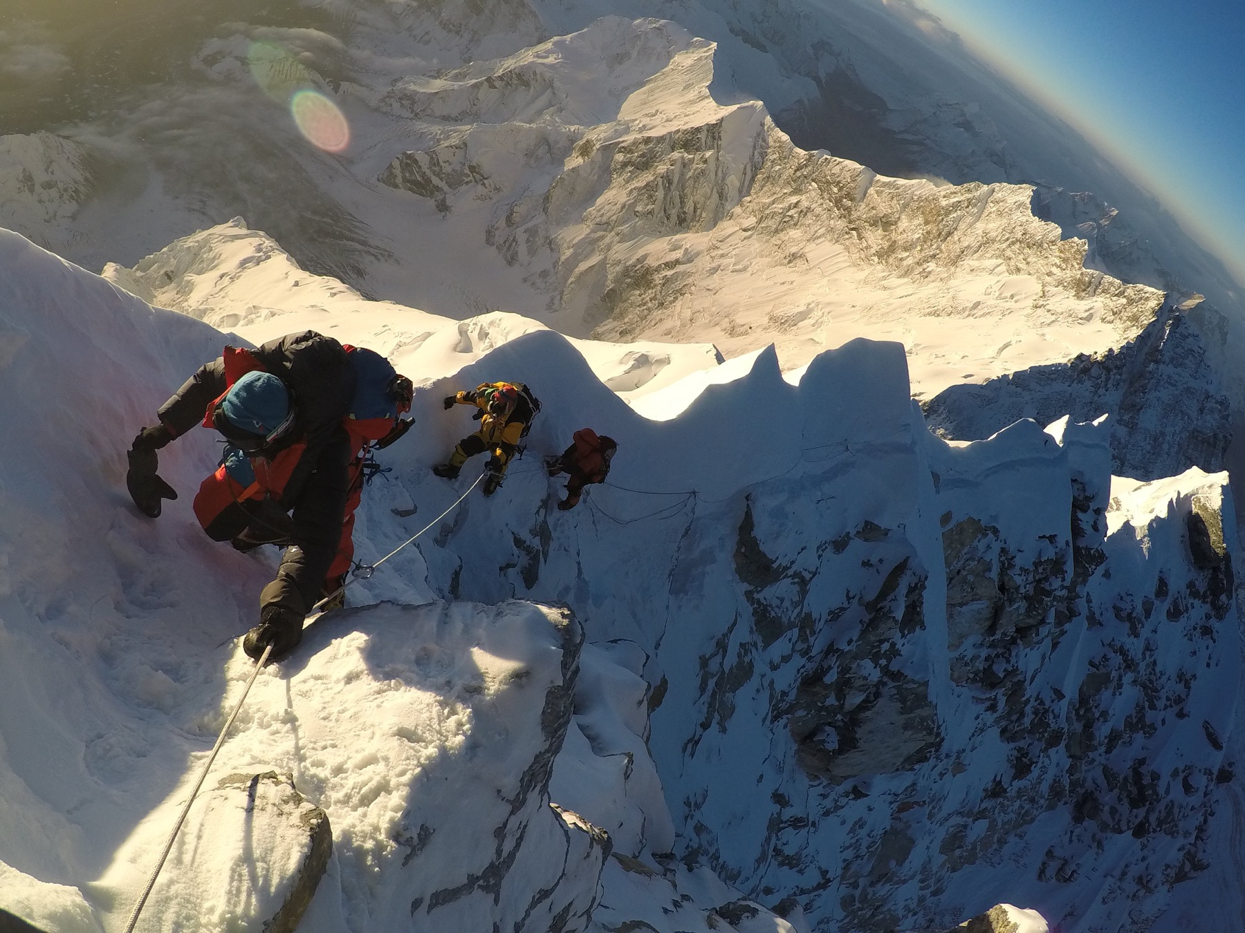 Восхождение 2 читать. Марко Литенекер альпинист. Восхождение вершина Джомолунгма. Подъем на Эверест. Восхождение на вершину большого Чимгана.