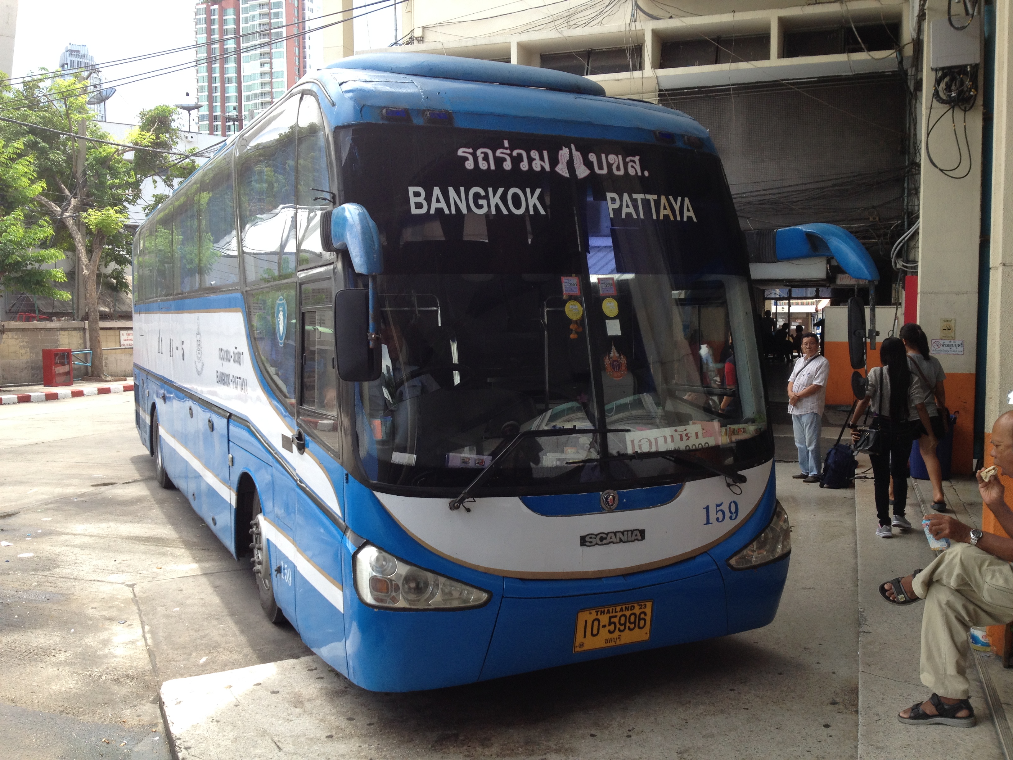 Автобусы из аэропорта бангкока. Автобус Паттайя Бангкок. Автобус аэропорт Суварнабхуми Паттайя. Бангкок Паттайя маршрутка. Автобусы Бангкока аэропорт.