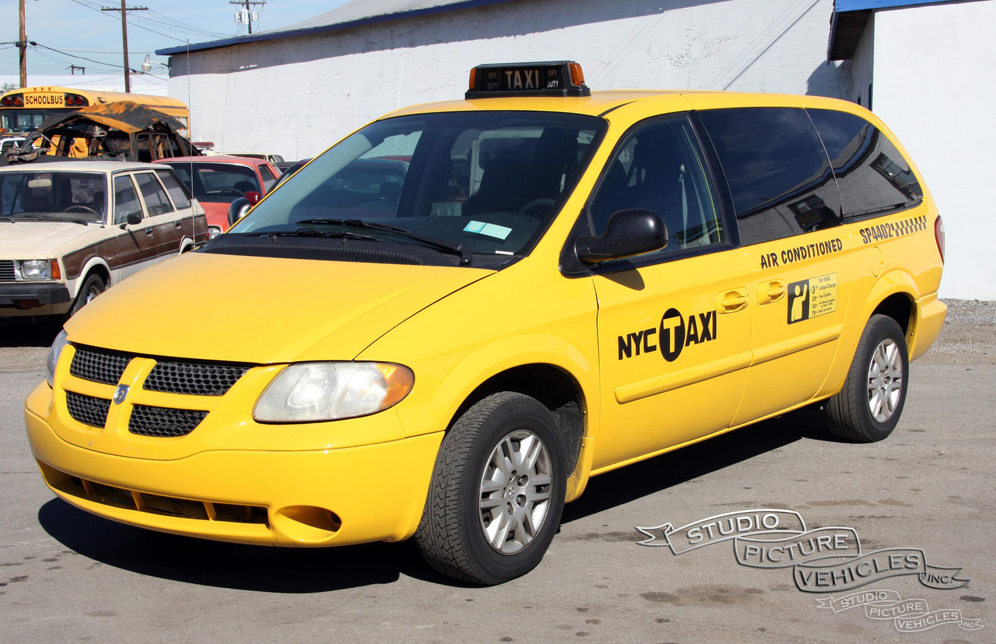 Такси камень. Dodge Caravan Taxi. Dodge Grand Caravan 1996 Taxi. Dodge Grand Caravan 2005 Taxi. Dodge Caravan 2001 Taxi.